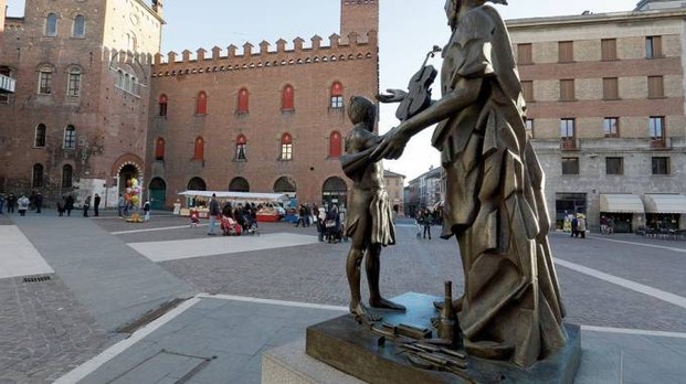Cremona, piazza Stradivari