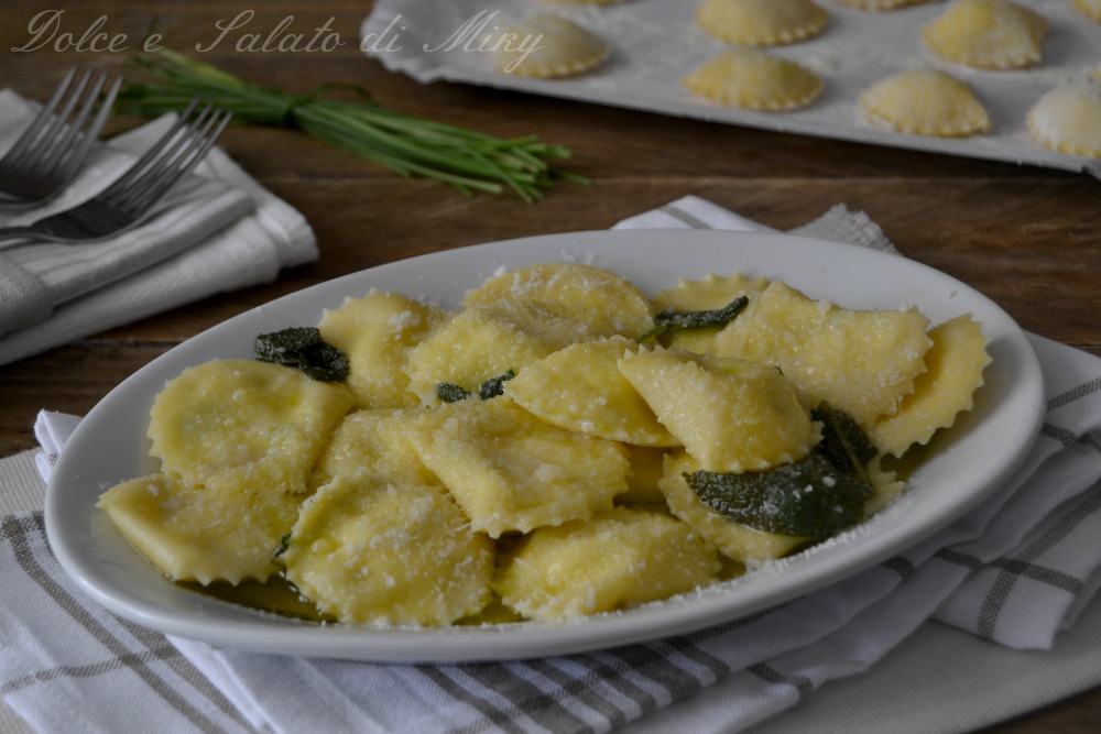 Ravioli robiola con erba cipollina